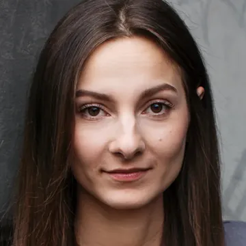 Portraitfoto der Schauspielerin Vivien Schug, IAF Absolventin 2022