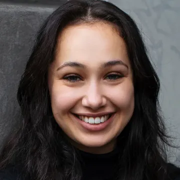 Portraitfoto der Schauspielerin Angelina Thermer, IAF Absolventin 2022